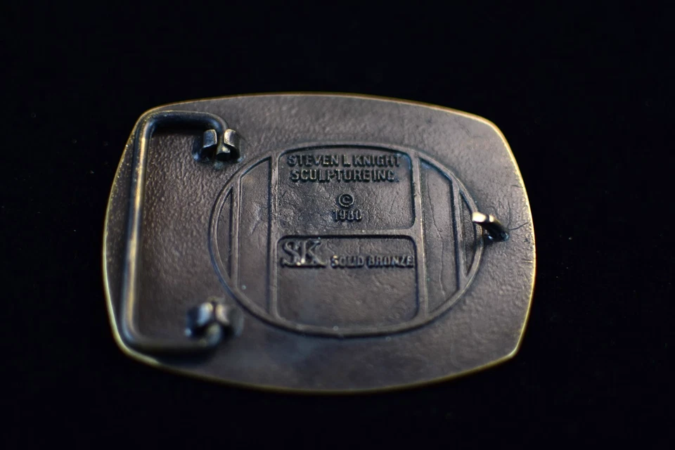 Oso marrón de bronce macizo años 70 vintage hebilla de cinturón artista de vida silvestre Steve L. Knight Foto 2 de 3