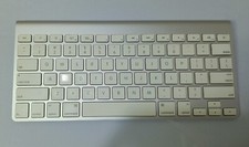 Apple A1314 Wireless Bluetooth Keyboard - Genuine Tested Works Perfectly