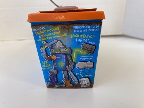 HEXBUG JUNKBOTS Factory Collection Industrial Dumpster 4 Characters sealed New - Picture 4 of 4