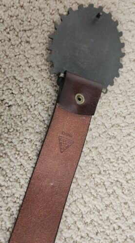 Guess Brown Genuine Leather Belt Size: 34 - Buckle "G" Measurements 4" x 4" - Picture 8 of 10
