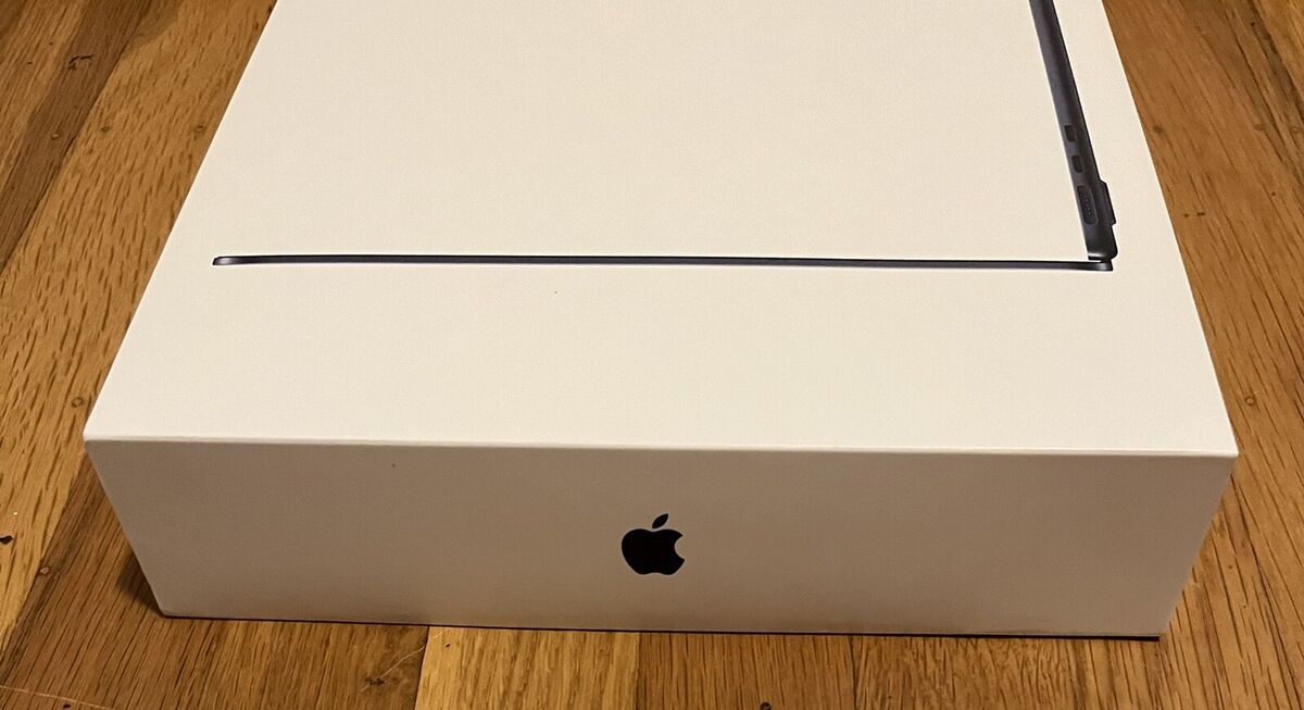 Apple MacBook Air 13.6 Inch, 8GB, M2 Chip - EMPTY RETAIL BOX Apple MacBook Air 13.6 Inch, 8GB, M2 Chip - EMPTY RETAIL BOX