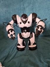 Robosapien V1 Vintage Toy (Full Size) tested and working. no instructions 