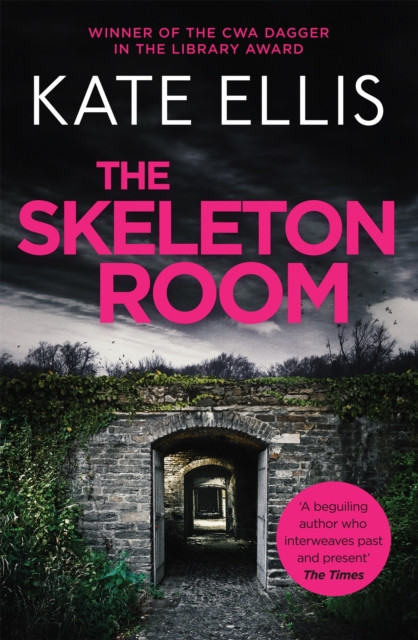 The Skeleton Room by Kate Ellis (Paperback Book)