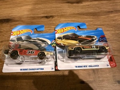 Hot Wheels 2026 '69 Dodge Charger Daytona & '70 Dodge Hemi Challenger