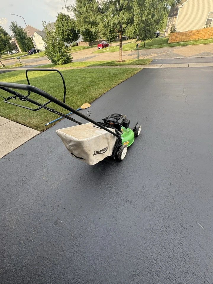 Cortacésped Lawn Boy, par bruto de 6,5 pies-lbs, 149 Cc, estrangulador inteligente. Kohler Power Foto 2 de 4