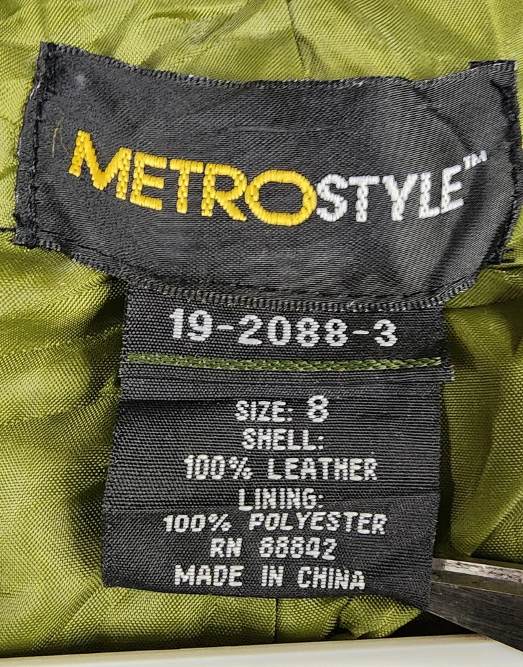 Куртка женская Metrostyle 8 зеленая крокодиловая тисненая кожа укороченная на пуговицах спереди - Изображение 3 из 4