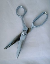 Vintage JAPAN Cutlery Pinking USSM Chrome Shears Scissors Fabric Crafts 7"