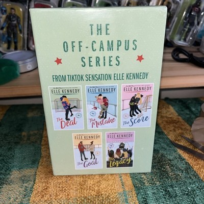 Off-Campus Series By Elle Kennedy 5 Books Sprayed Edge Box Set - BN and sealed 