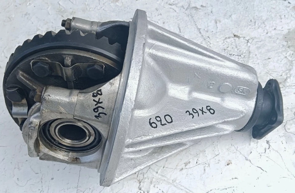 Diferencial trasero Datsun 620 1972-78 2x2 tipo aluminio relación usada 4.875 39/8 Foto 2 de 4