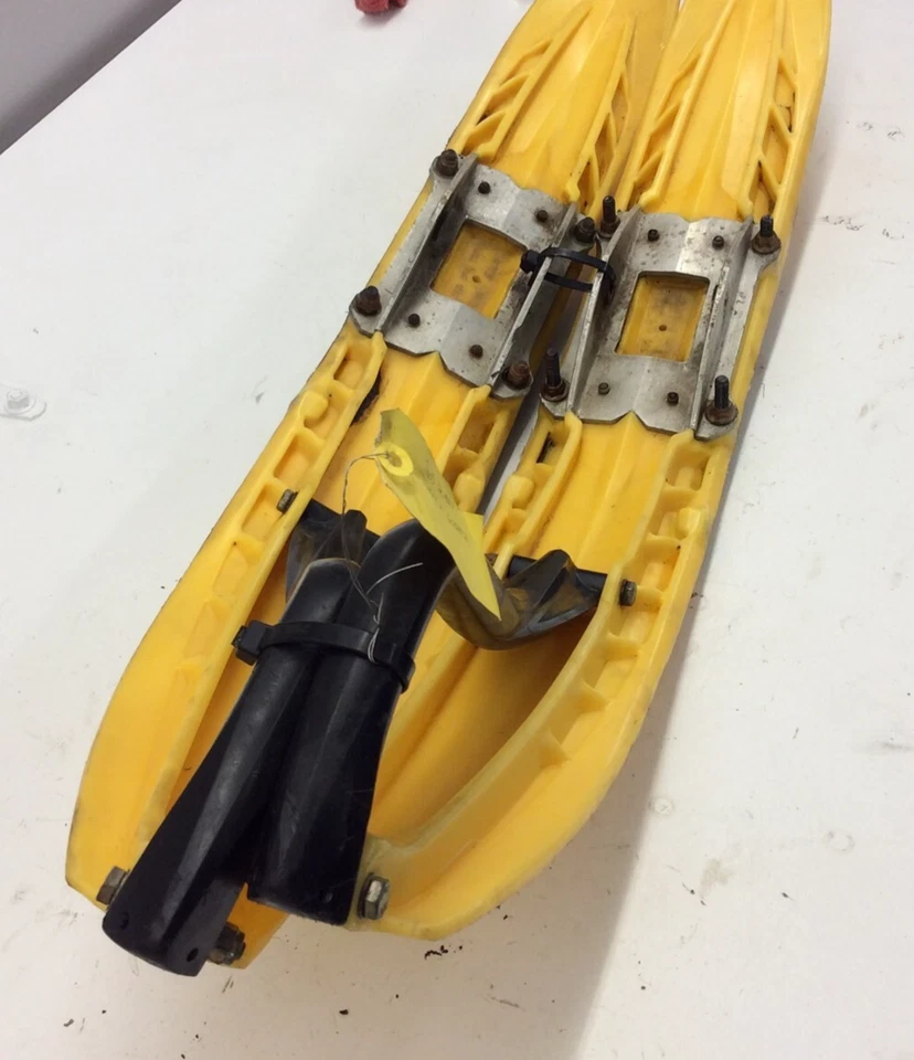 Juego de esquí Ski Doo par de esquís de precisión amarillo Rev ZX MXZ Summit GSX 505070727 OEM Foto 2 de 4