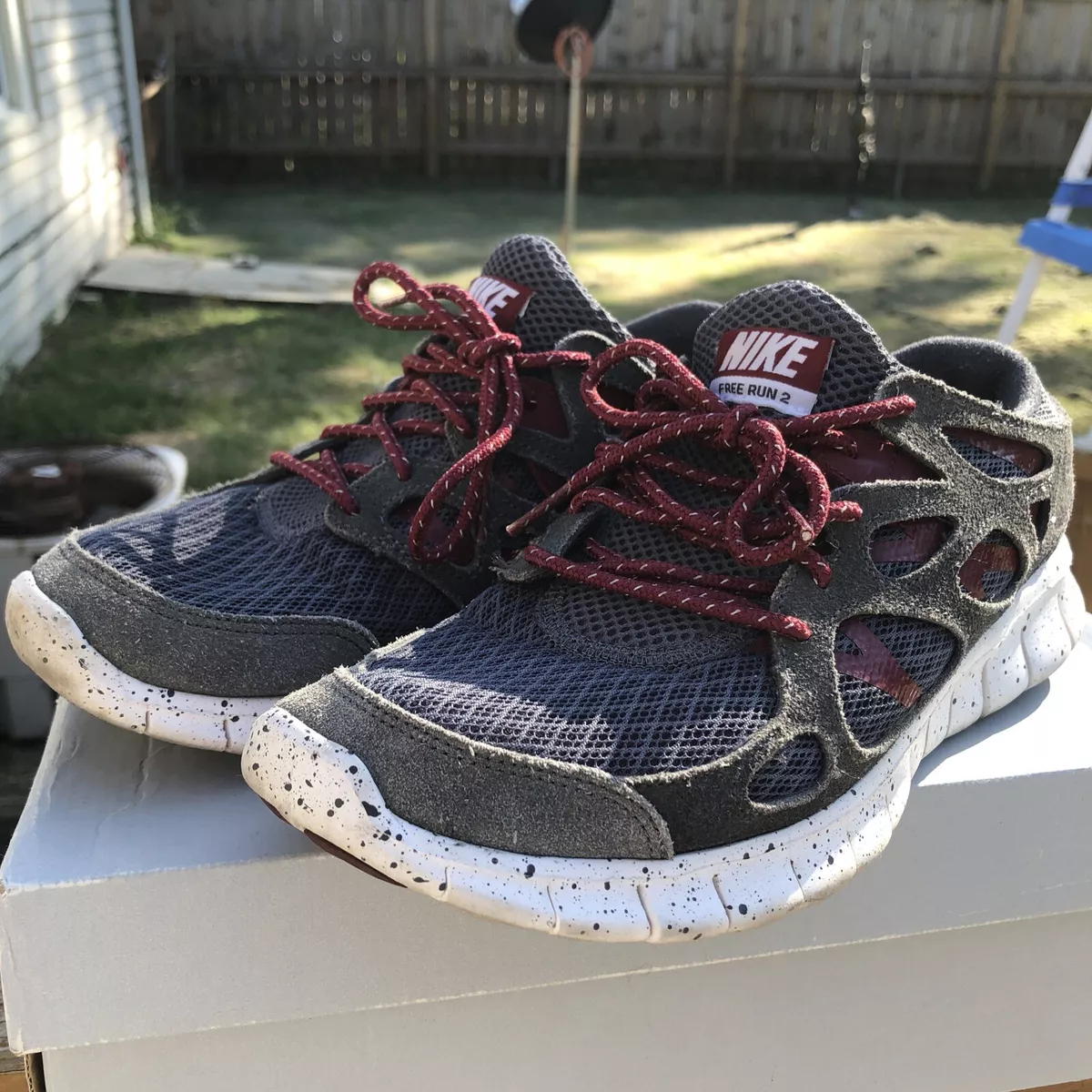 Size 7.5 Nike Free Run 2 gray and crimsom red
