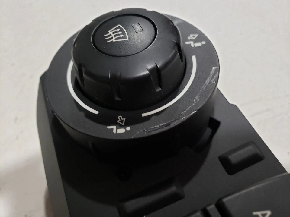 Controle climático temperatura A/C (Celsius) - 2003 BMW Z4 E85 Conv RHD - 03-05 - Imagem 4 de 4