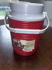 Rubbermaid 1 Gallon Water Jug Cooler Insulated Camping Tailgating Jug Work Jug