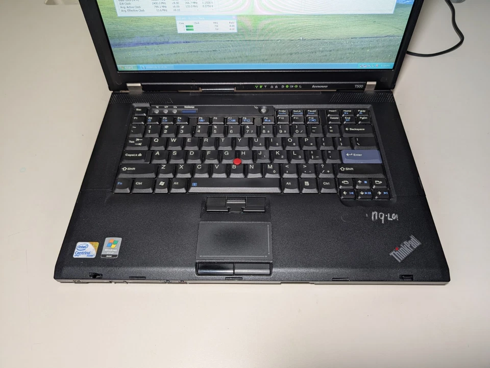Mint! Lenovo ThinkPad T500 — C2D P8400 • 3GB RAM • 320GB HDD • AMD • DVD • XP - Image 3 of 4