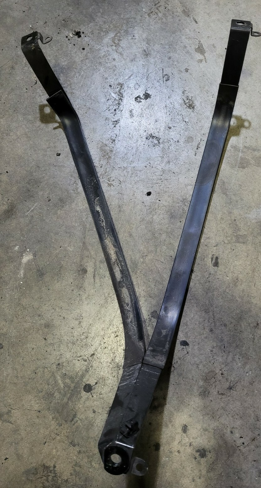 14-17 Maserati Ghibli Fuel Gas Tank Straps Hangers Assembly OEM 670001400 