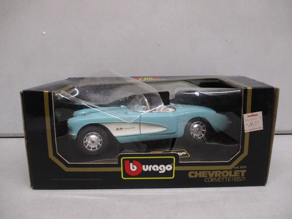 Bburago 1957 Chevrolet Corvette 1/18