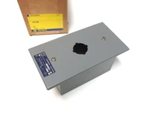 NIB .. Square D Control Station Enclosure 600V, Cat# 9001KZP1 .. UY-210