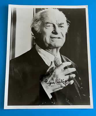 Linus Pauling ( Nobel Prize Peace / Chemistry)  Autographed Signed Photograph 1
