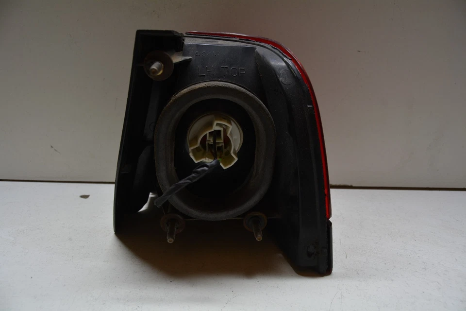 1992-1995 FORD THUNDERBIRD REAR LEFT DRIVER SIDE TAIL LIGHT LAMP OEM, 166-01450 - Image 3 of 4