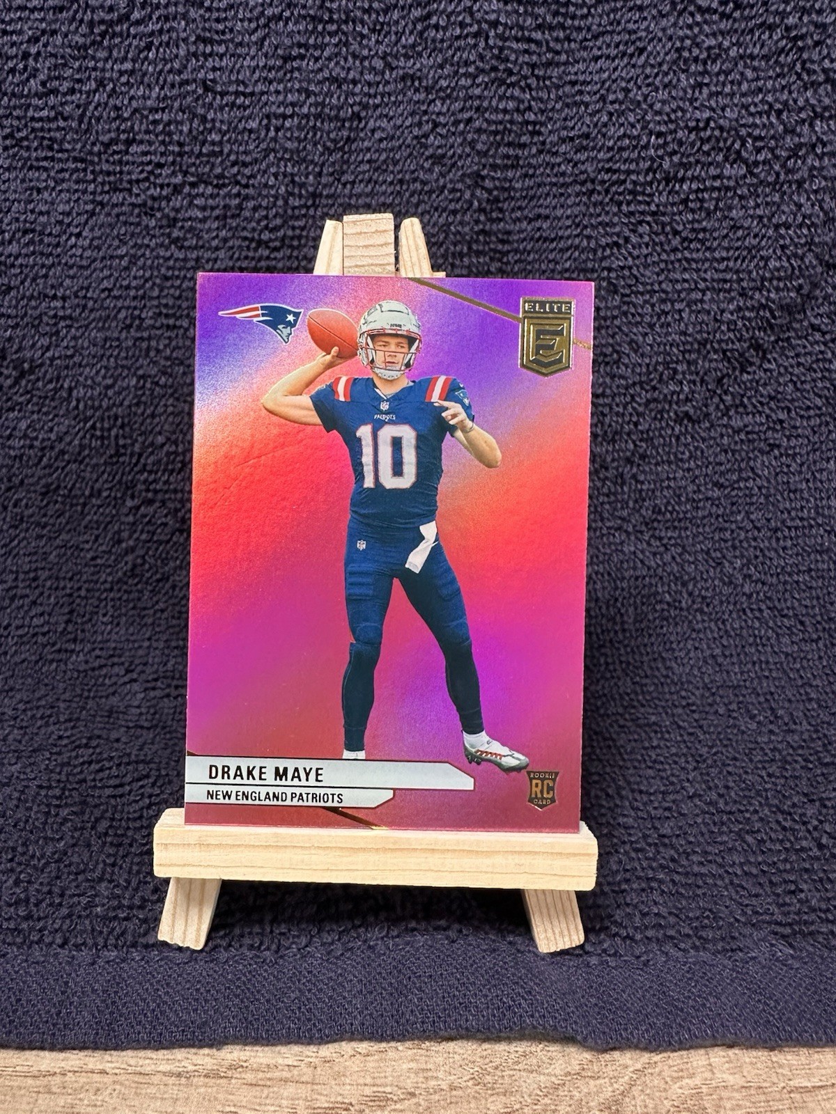 2024 Panini Donruss Elite Drake Maye Pink Holo Rookie Card