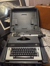 Olympia Deluxe SM9 Portable Manual Typewriter (1965) With Case thumbnail