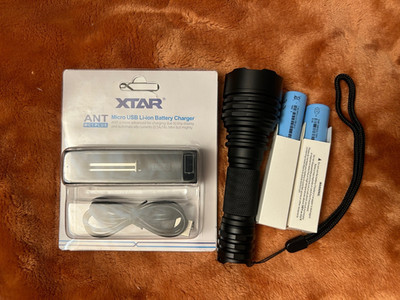 Convoy C8 LED Flashlight SST40 2000 Lumens 6500K With Rechargeable Batteries