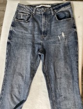 Tinseltown Women's Jeans Size 7. Medium Wash. Unfinished Hem High Rise