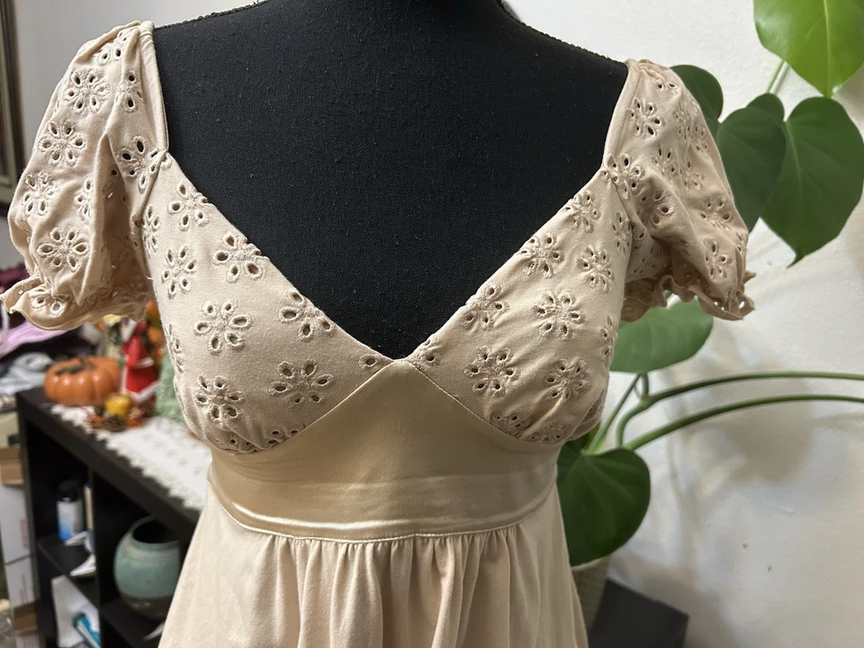 Top Babydoll Bebe Y2K Dorado Seda y Algodón De Colección con Ojales Encaje Talla XS Coqueta  Foto 2 de 4