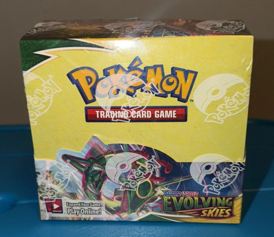 Pokemon Sword & Shield Evolving Skies Booster Box 36 Packs FACTORY