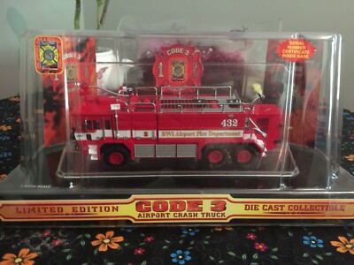 Miniature Code 3 - Camion De Pompier Aéroport BWI Oshkosh Crash Truck - 1/64 - Occasion