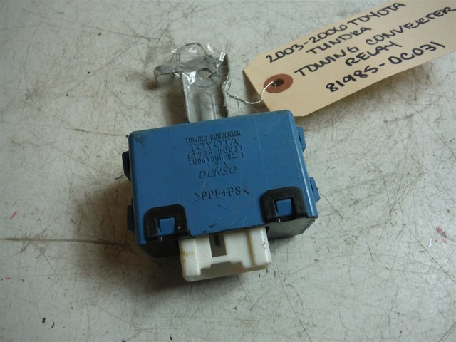 2003-2006 TOYOTA TUNDRA TOWING CONVERTER MODULE RELAY UNIT OEM 81985