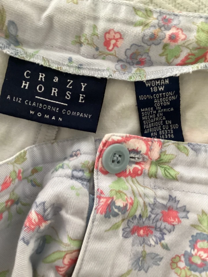 Crazy Horse de Liz Floral Capri Algodón 18W Foto 2 de 4