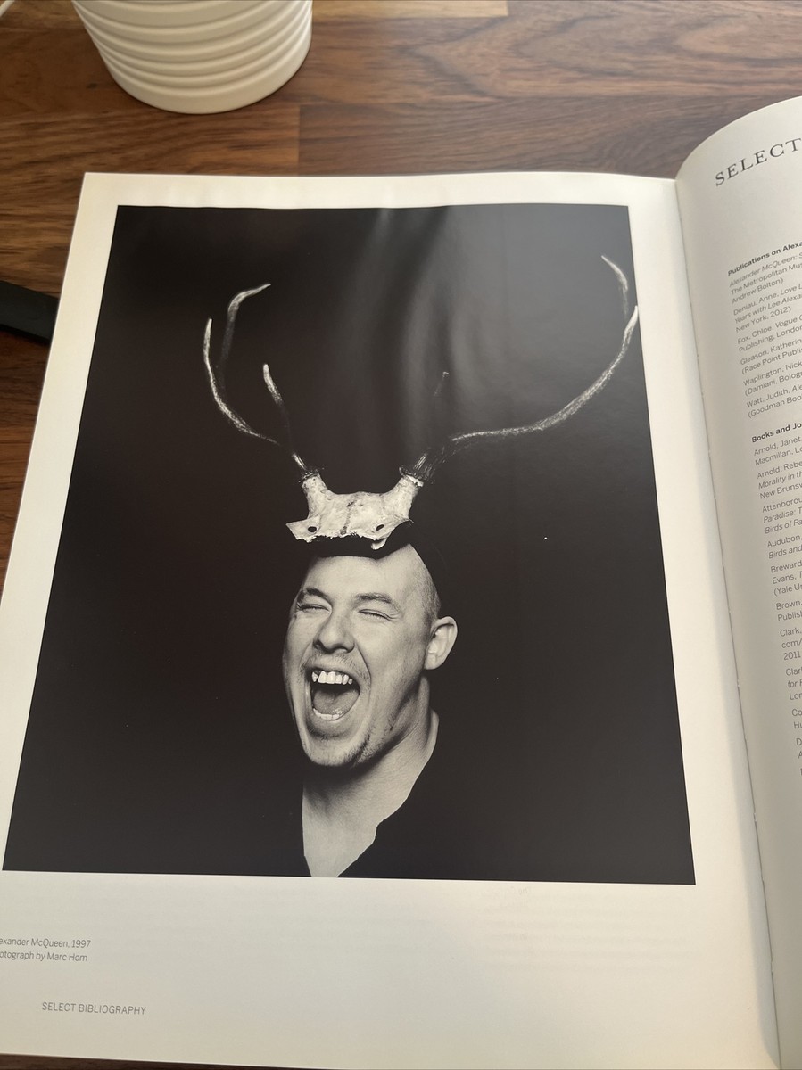 【新品】Alexander McQueen 写真集 洋書 abrams-book-