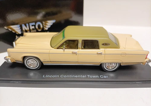 Coche Lincoln Continental Town Car 1978 modelo de resina 1/43 edición limitada - Imagen 9 de 25