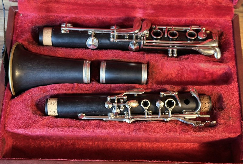 Buffet Crampon E11 Wood Bb Clarinet Serial# 1246083 (Used)