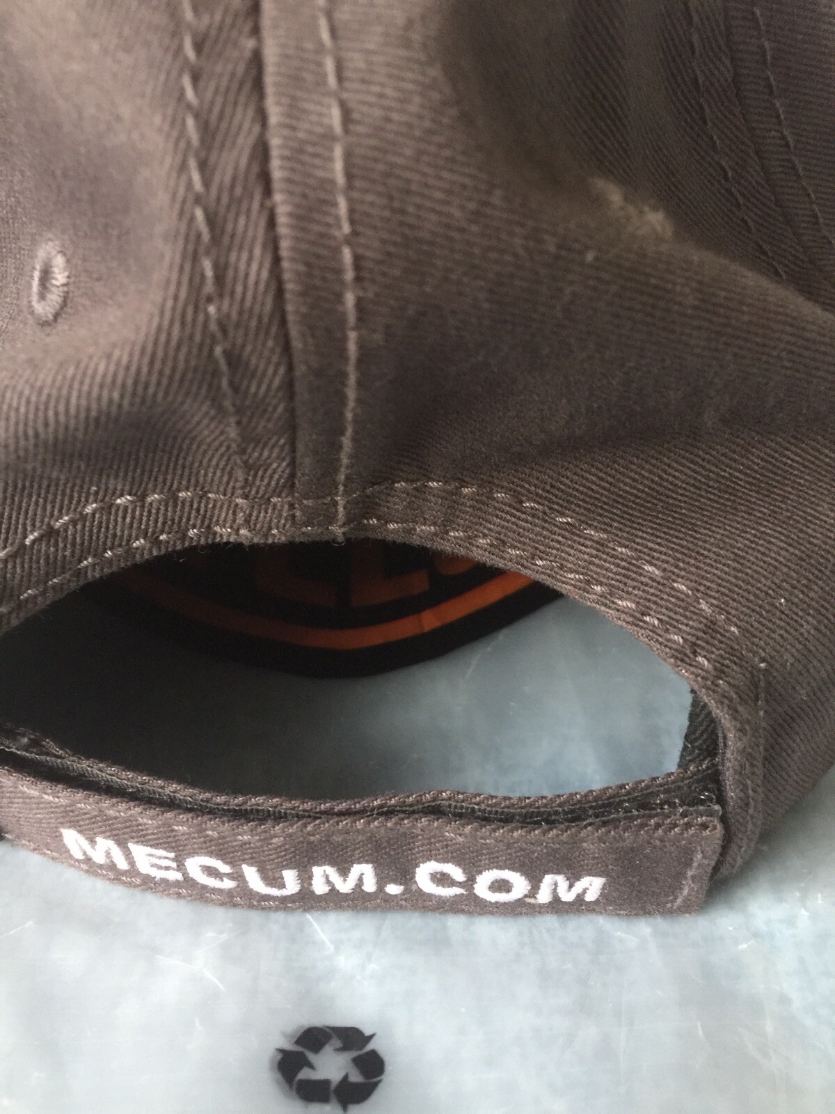 NWOT Mecum Auctions Kissimmee 2018 Gold Bidder Embroidered Ball Cap Hat