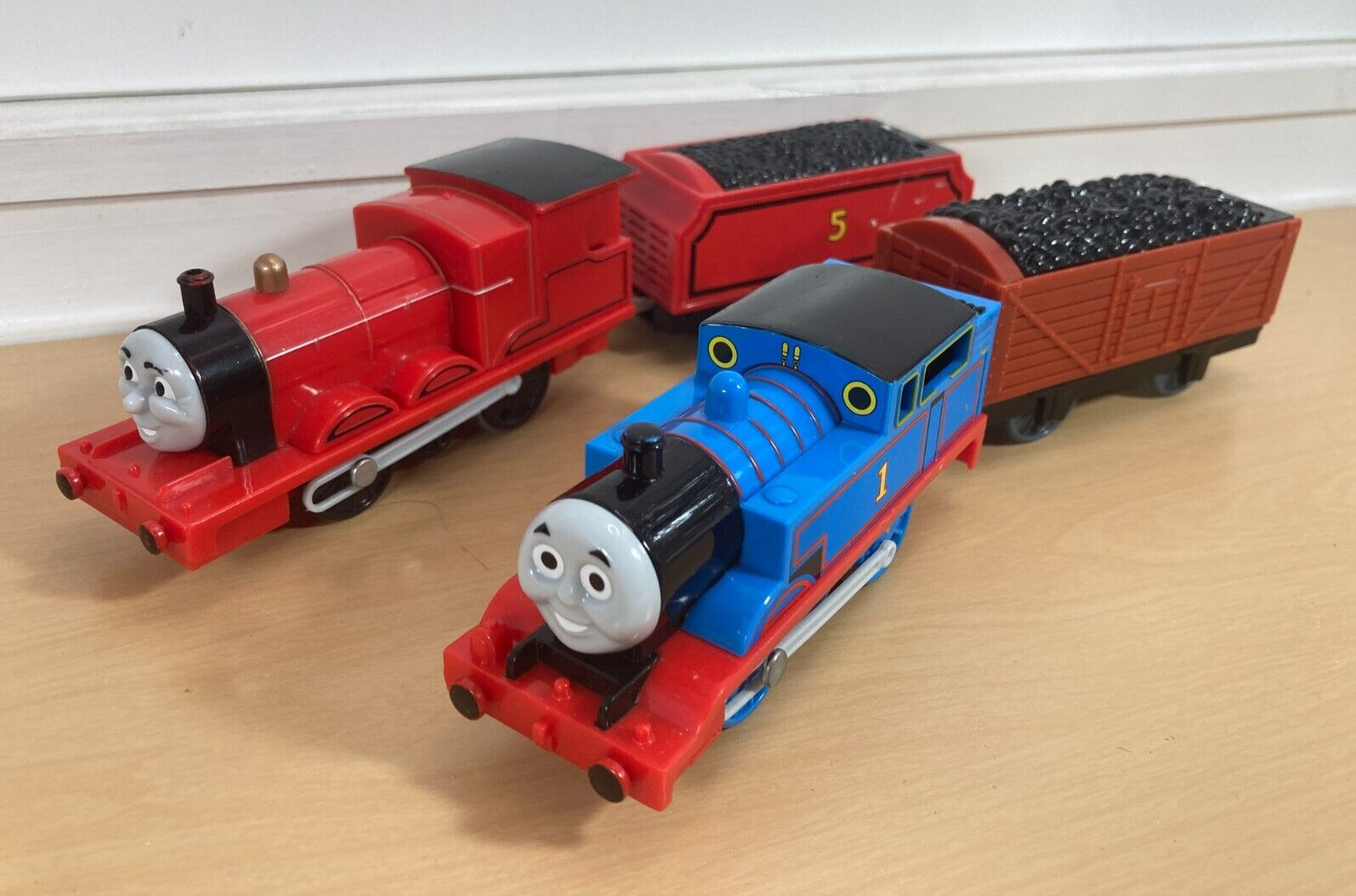 Talking Thomas & James Trackmaster Motorized Railway train engines & tender cars
