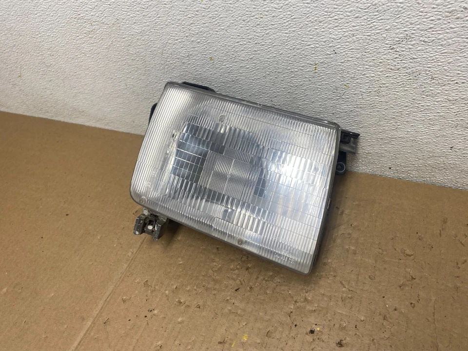 Оригинальная галогенная фара для правой стороны пассажира 1998 1999 Nissan Frontier D5304 - Изображение 2 из 4