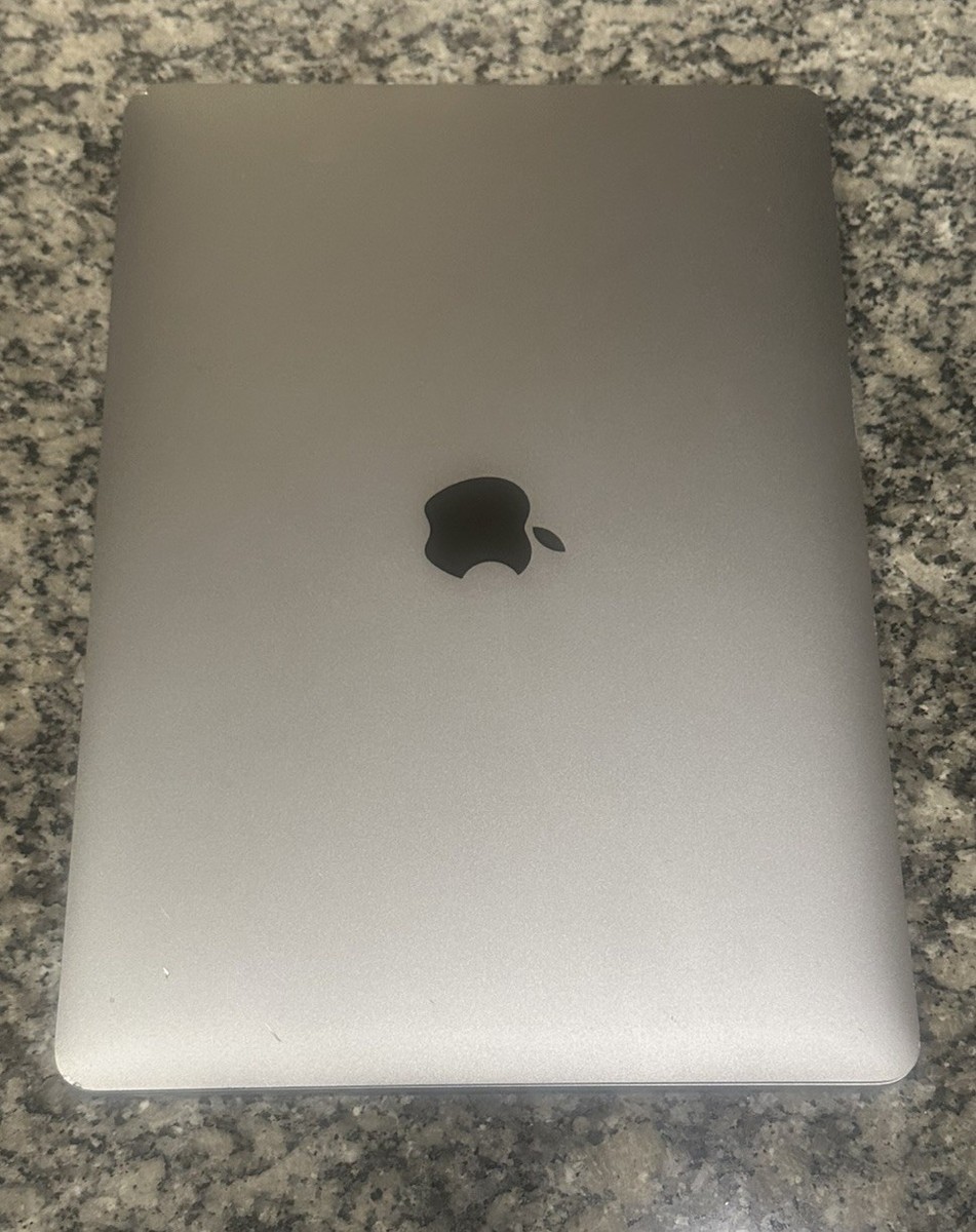 Apple MacBook Pro -13 inch Display-Intel Core i5 8 GB Memory 2tb 