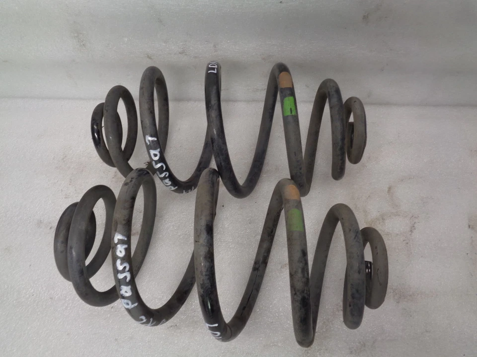 98-01 PAR DE MUELLES HELICOIDALES TRASEROS DERECHO E IZQUIERDO VOLKSWAGEN PASSAT OEM DK811107 Foto 4 de 4