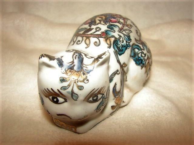 Vintage Porcelain Ceramic Cat Figurine~Asian Themed Hand Painted~
