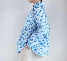 Blusa Pullover ICHI / ICHI Antigüedades Algodón Estampado Flor Azul