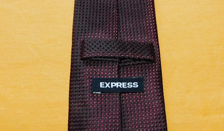 MEN'S EXPRESS BROWN/RED DOTS MOTIF ALL POLYESTER SLIM TIE - DESIGNER TIES. - Image 3 of 3