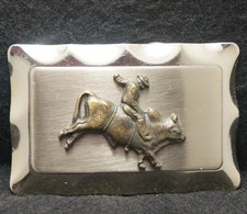 XE23140 VINTAGE 1970s COWBOY RIDING BULL ANIMAL WESTERN SILVERTONE BELT BUCKLE