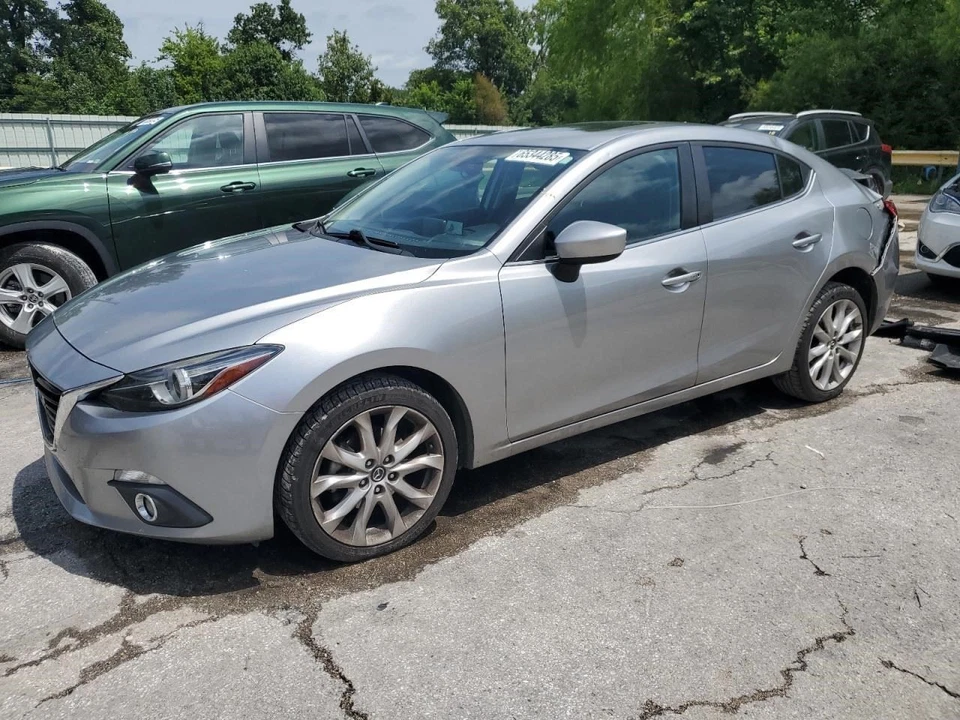 2015 MAZDA 3 Fuel Filler Door SILVER   Foto 2 de 4