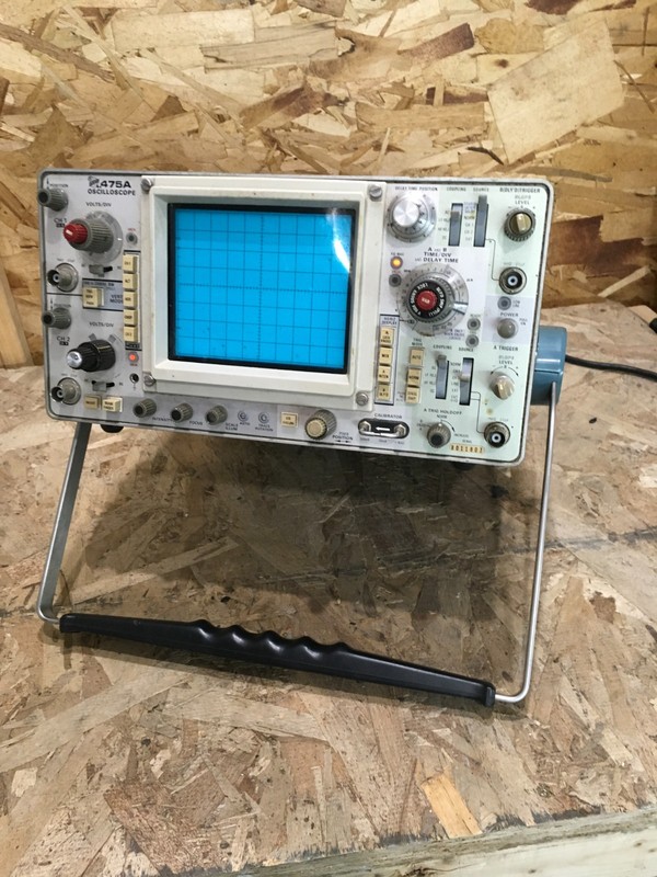Tektronix 2 Channel Oscilloscope 475A Turns On! Not Fully Tested! AS IS RS