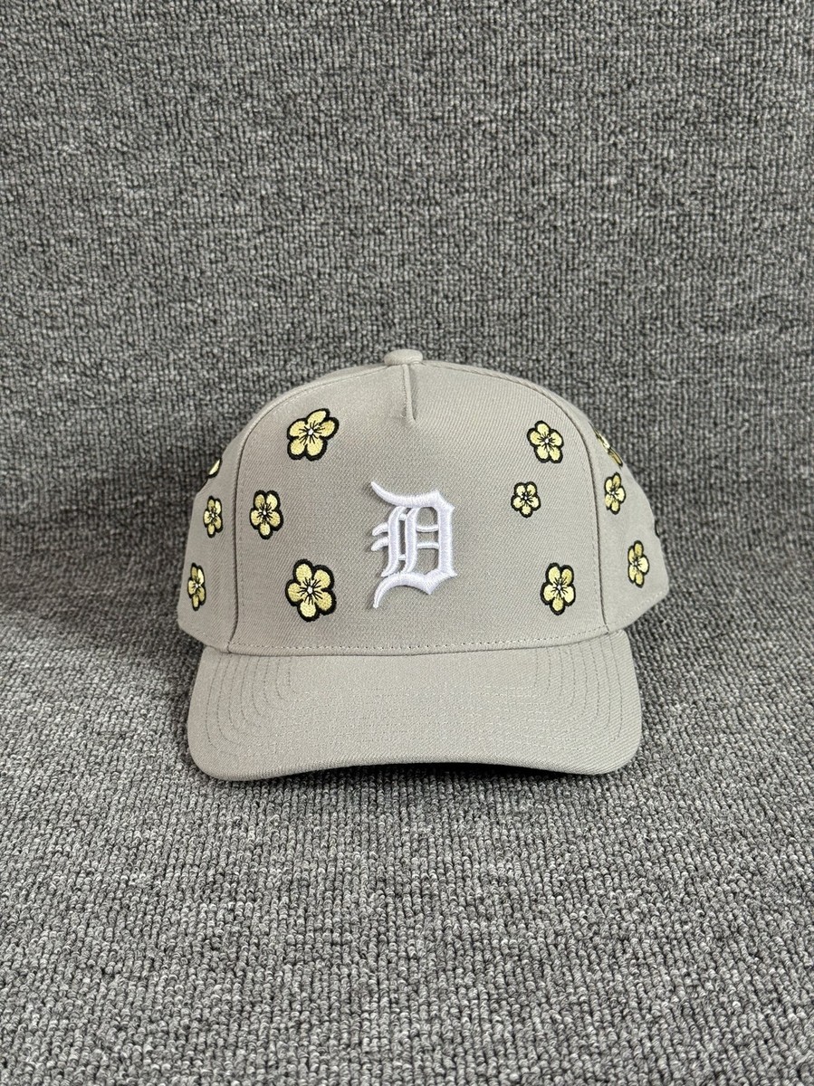 Mitchell & Ness Detroit Tigers Floral Snapback Curved Gray Hat