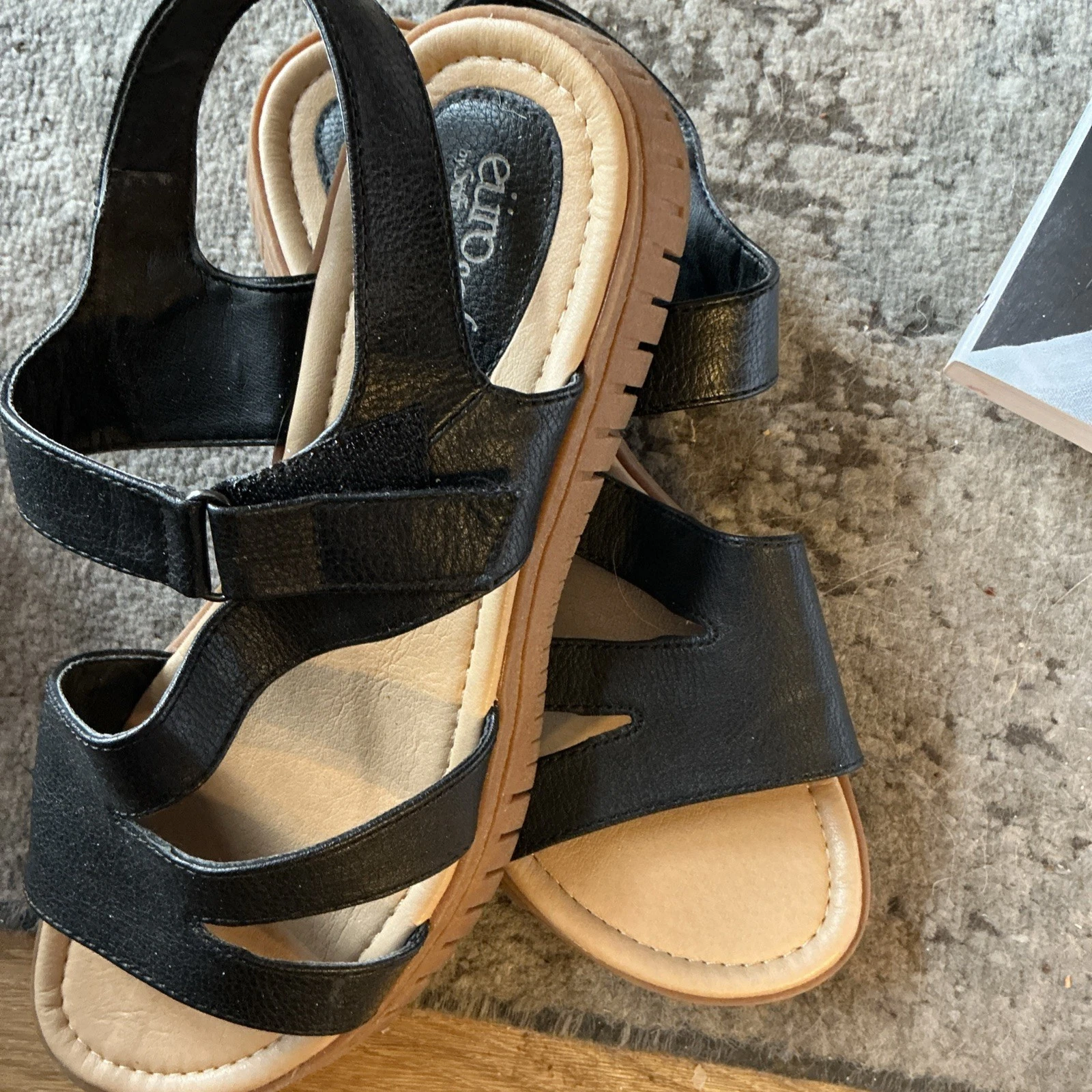 Eurosoft by Sofft womens Ceejay Sandals Black Size 10