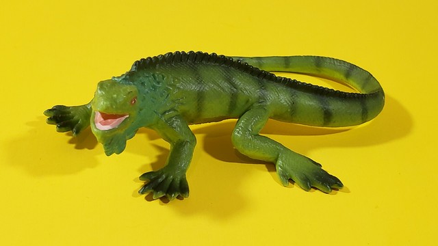schleich iguana
