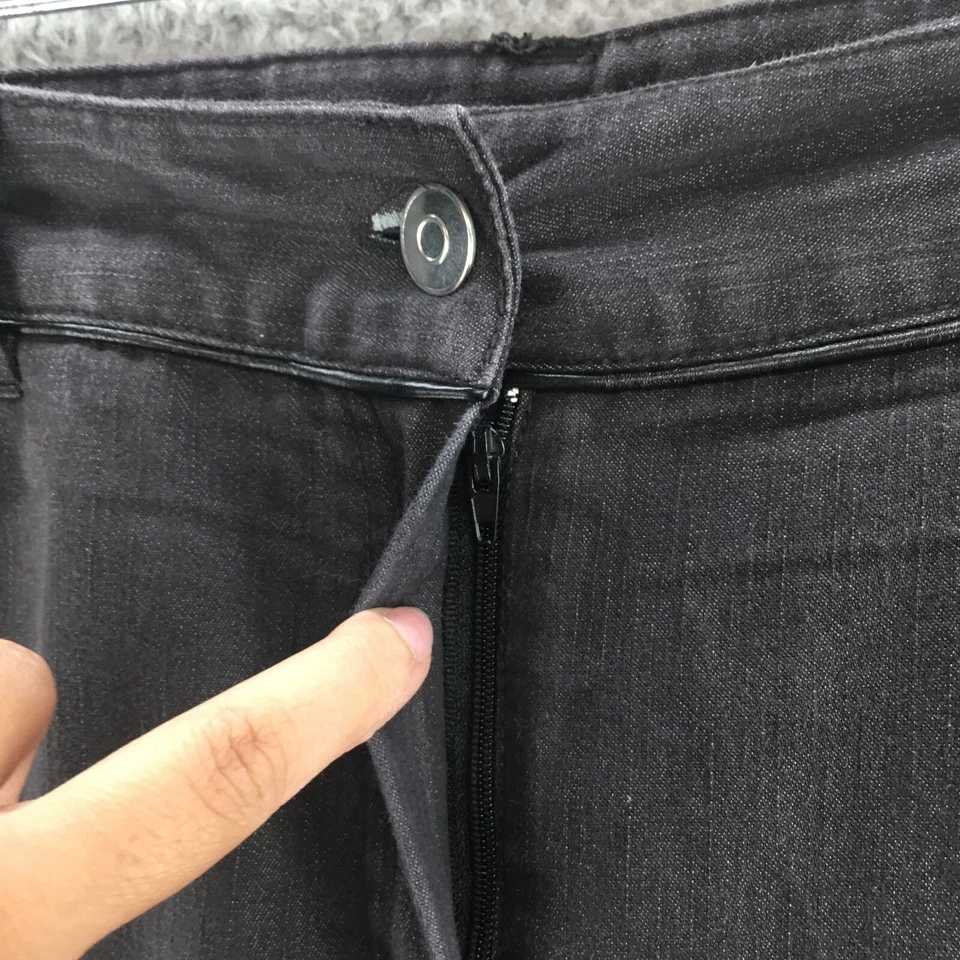 Pantalones de mezclilla Larry Levine de pierna recta para mujer 12 negros tiro medio cremallera frente plano Foto 4 de 4